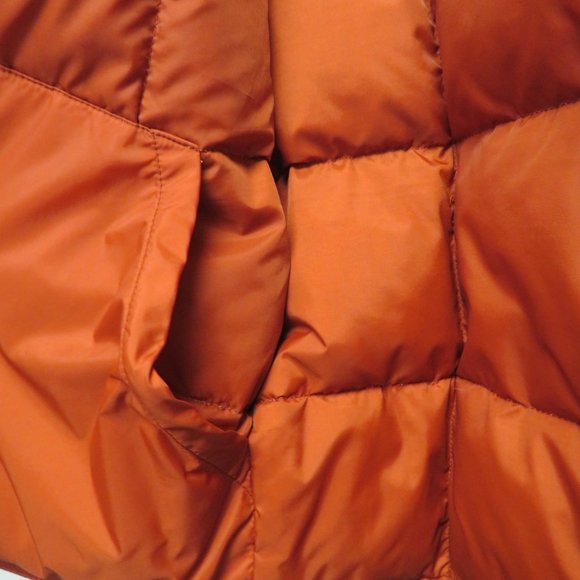 Vintage Reversible  "Down Designs" Vest- size M - Picture 8 of 8